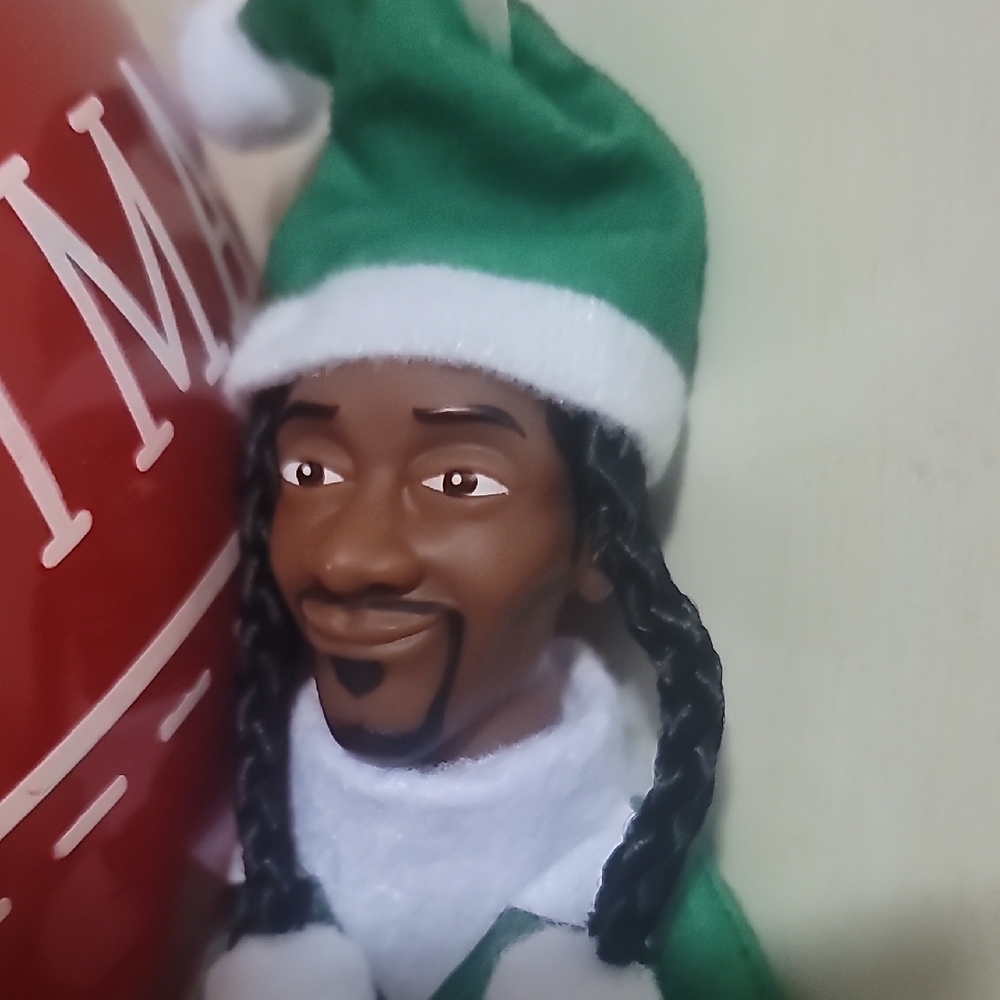 NEW Snoop Dog - Green and White Holiday Elf Ornament/charm - Picture 2 of 3